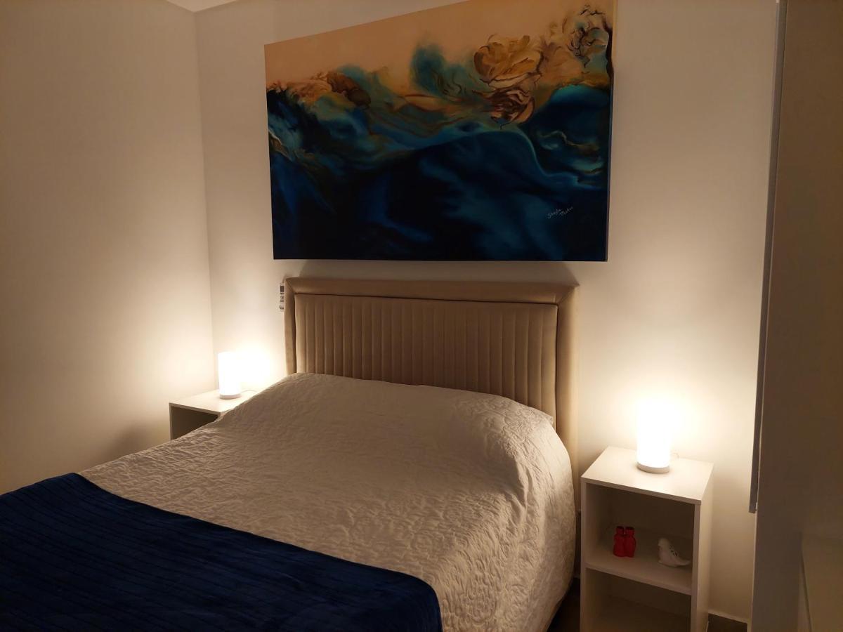 Apto Novo! Faca A Pe - E Netflix Apartamento *